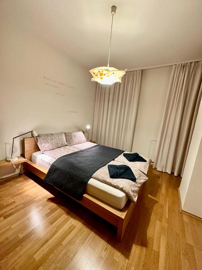 Central Apartment With Balcony Budapest Kültér fotó