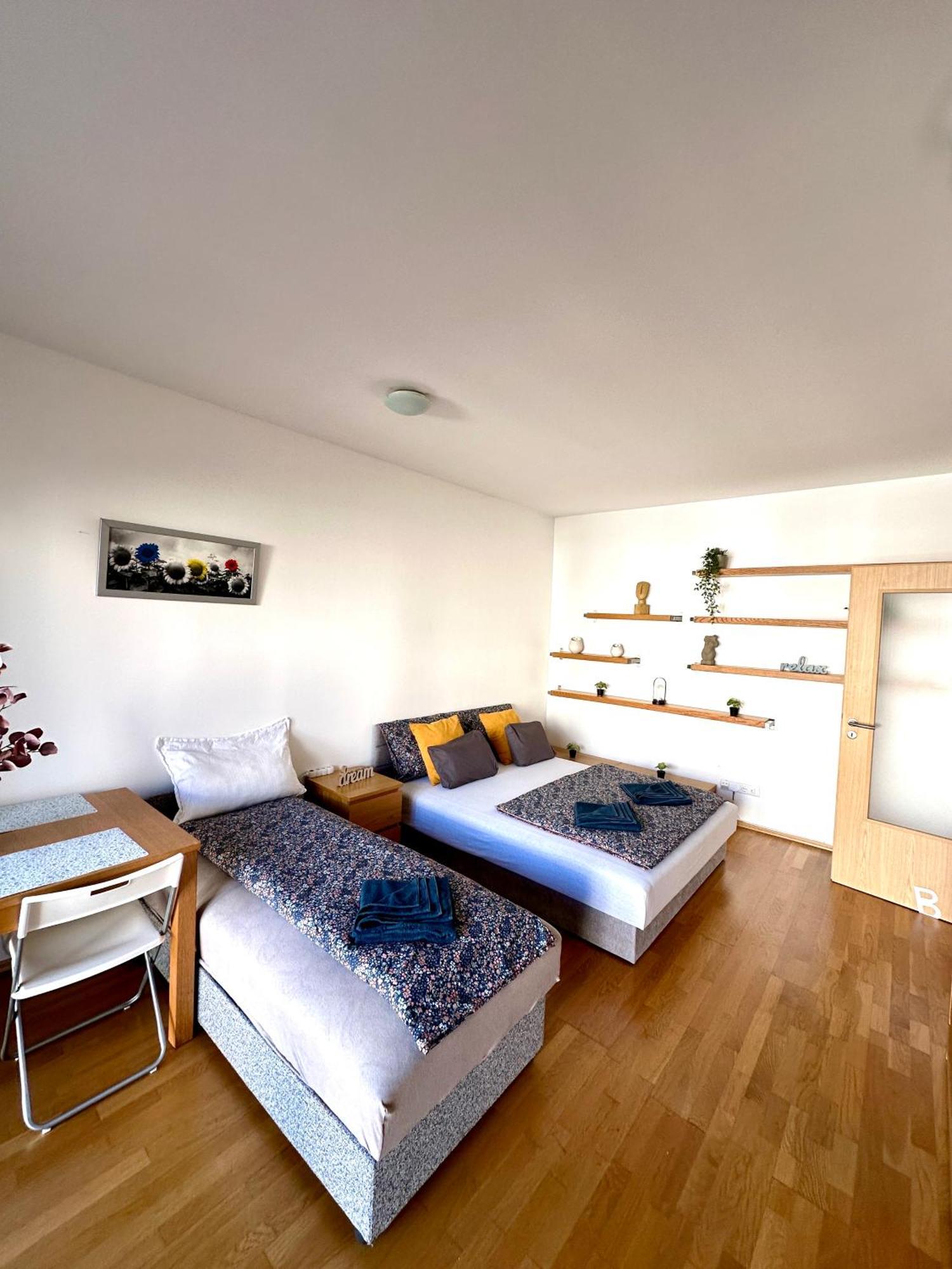 Central Apartment With Balcony Budapest Kültér fotó