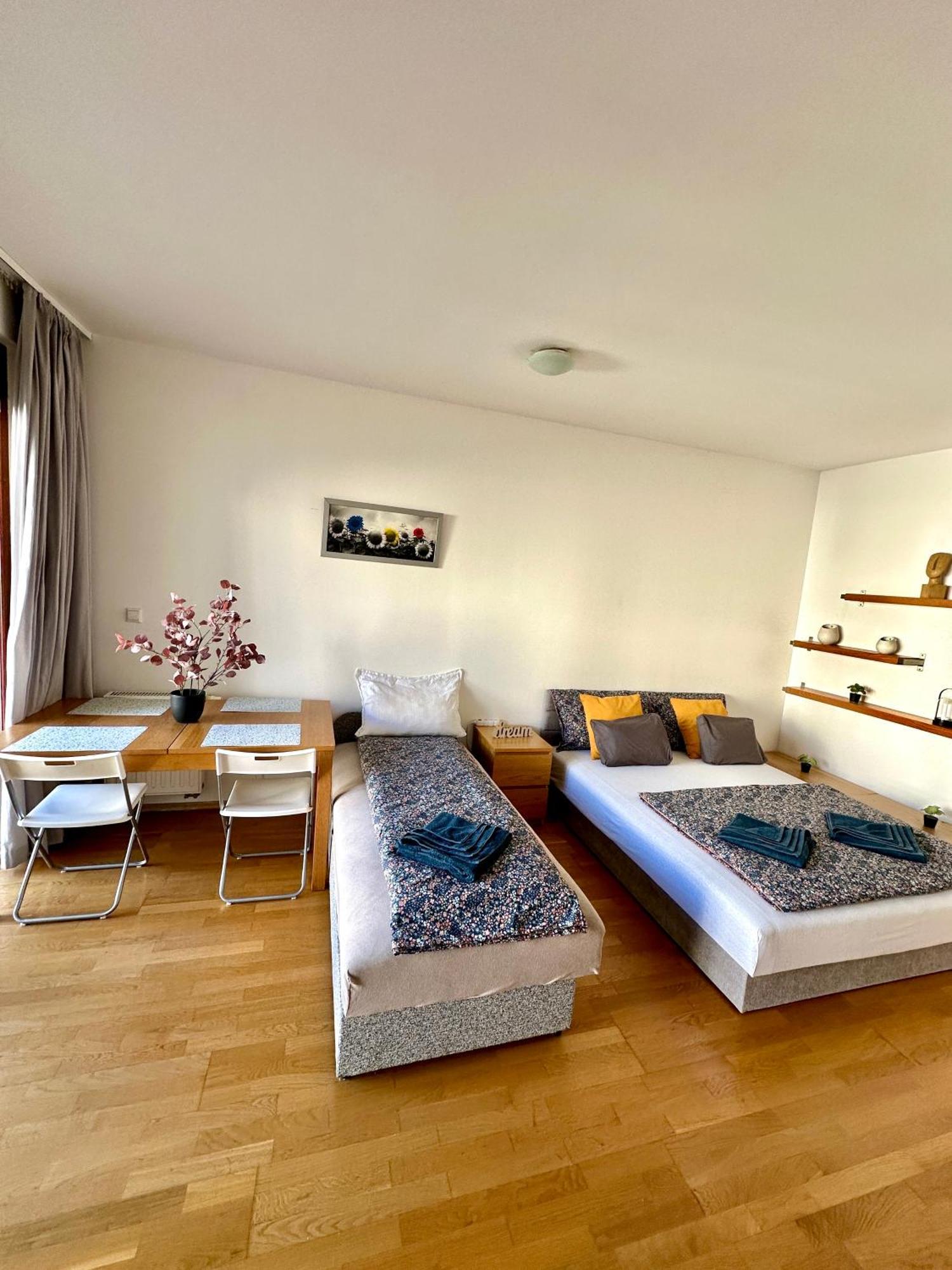 Central Apartment With Balcony Budapest Kültér fotó
