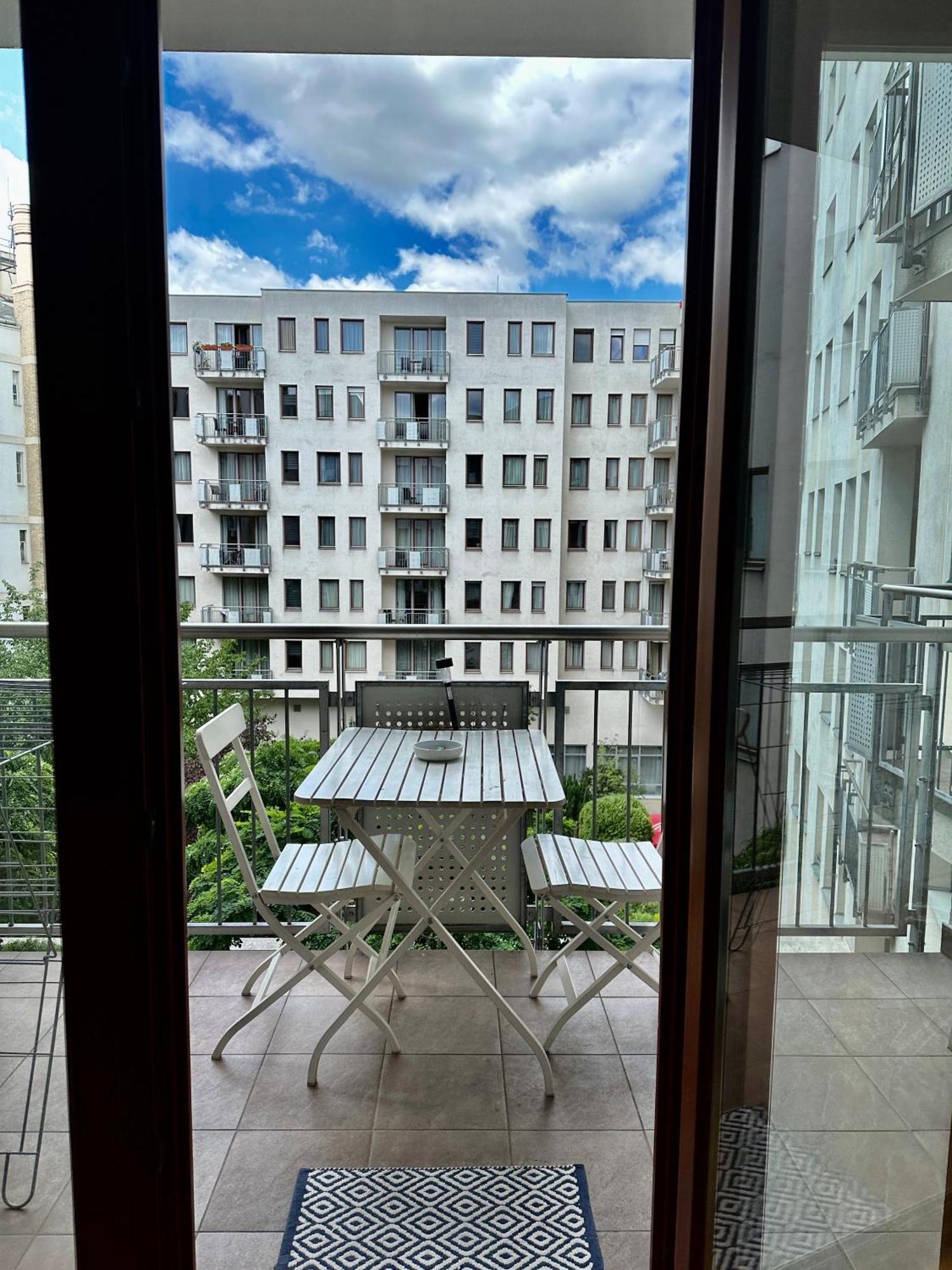 Central Apartment With Balcony Budapest Kültér fotó